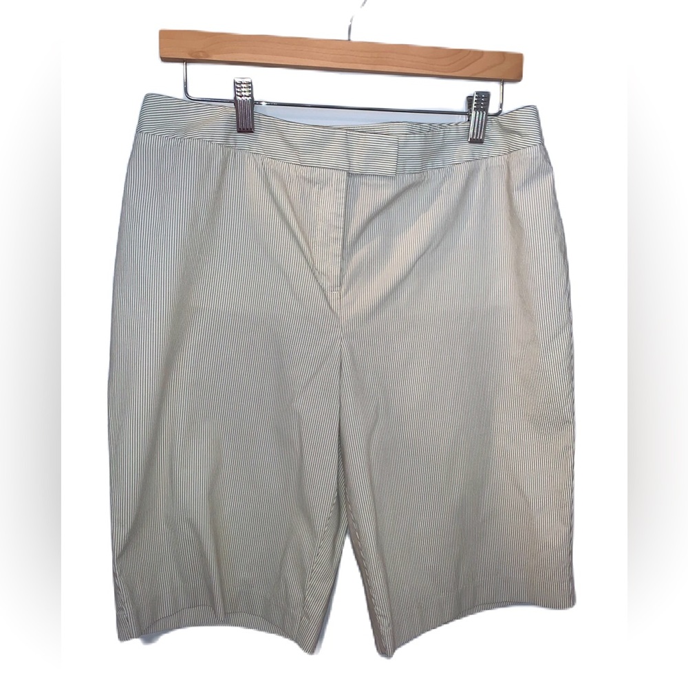 Chico’s Khaki & White Pinstripe Shorts Size 1.5 (M/8)